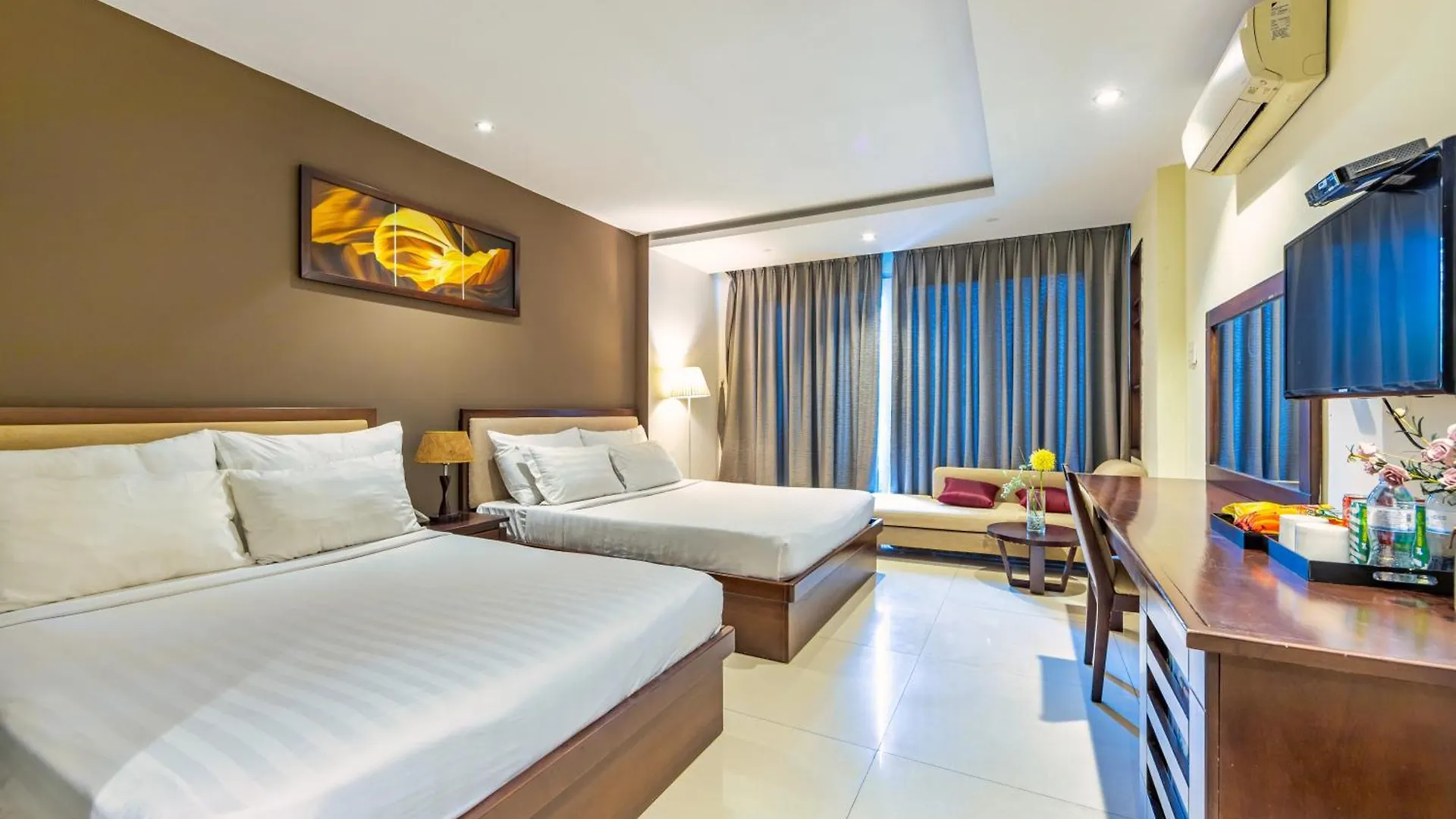 The Noble Swan Central Dong Du Hotel Ho Chi Minh City 3*,